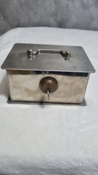 Caja Fuerte Antigua con Llave