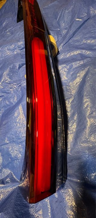 Foco Trasero Central Portón CHR