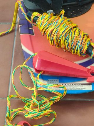 Tabla Wakeboard Freemotion Swinger 43 + cabos