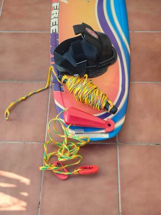 Tabla Wakeboard Freemotion Swinger 43 + cabos