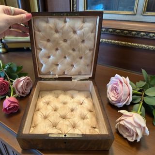 Antica scatola portagioie radica seta 1800