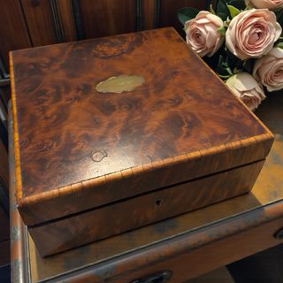 Antica scatola portagioie radica seta 1800