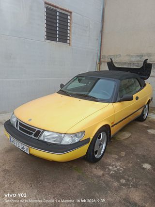 Saab 900 Cabrio Amarillo