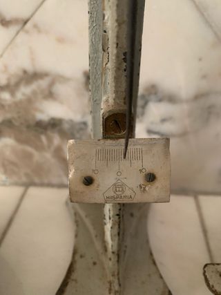 Balanza antigua de laboratorio