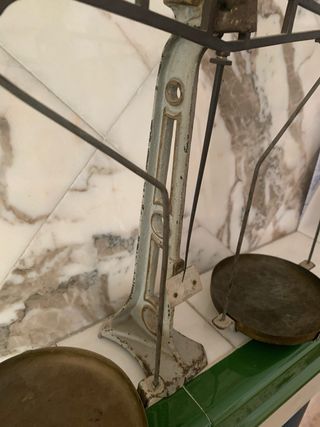 Balanza antigua de laboratorio