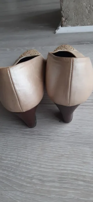 Zapatos Jaime Mascaró Talla 39 Beige/Oro