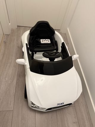 Coche eléctrico infantil Ataaa con mando
