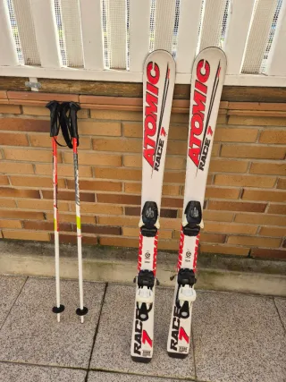 Conjunto esquís niño Atomic Race 7 110 y botas