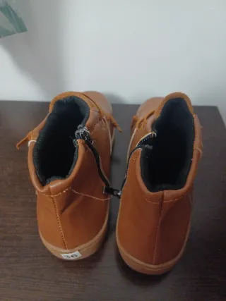 Botines marrones con cordones