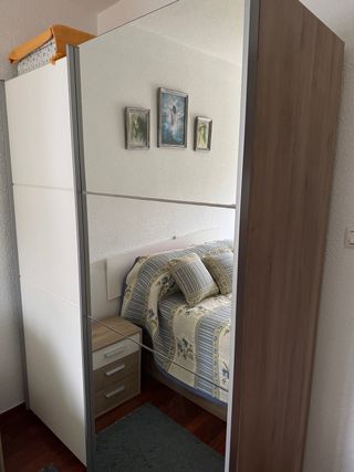 Armario y 2 mesitas de noche