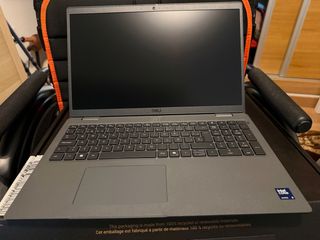 Portátil Dell Latitude 3550 Intel Core Ultra 5