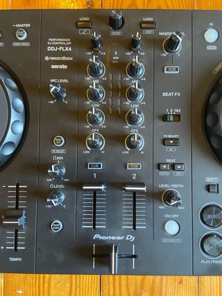 Controladora DJ Pioneer DDJ-FLX4 Negra