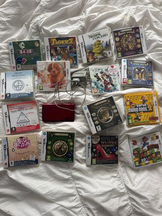 Nintendo 3DS Roja + 15 Juegos