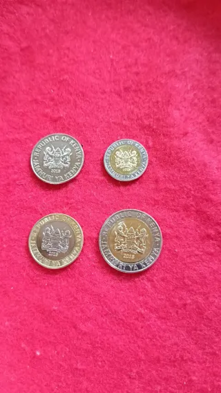 Lote 4 monedas Kenia
