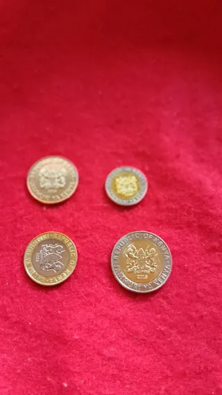 Lote 4 monedas Kenia