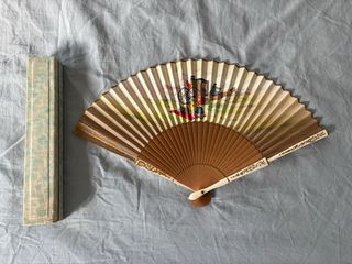 Abanico antiguo decorado
