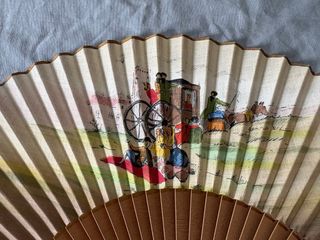 Abanico antiguo decorado