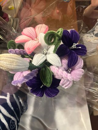 Fiori fatti a mano con scovolini