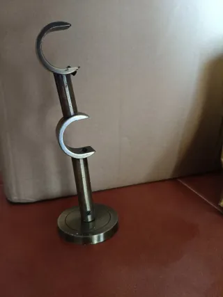 Barra cortina metal dorada, anillas y 2 apliques