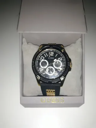 Reloj Guess Negro y Dorado Hombre