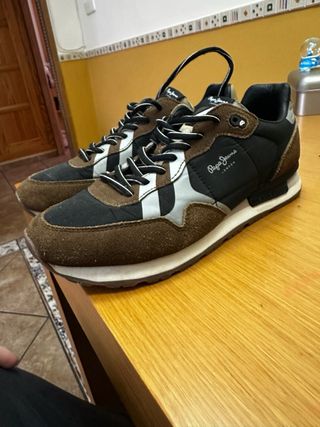 Tenis Pepe Jeans Negro y Marrón