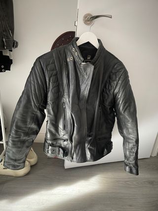 Chaqueta de cuero negra