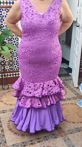 Vendo varios trajes de flamenca en buen estado.
