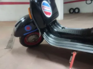 Vespa P200 Cinzano 1983 Negra