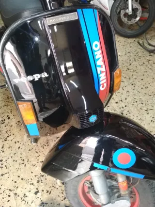 Vespa P200 Cinzano 1983 Negra