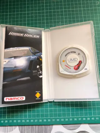 Confezione 5 Giochi e Film per PSP