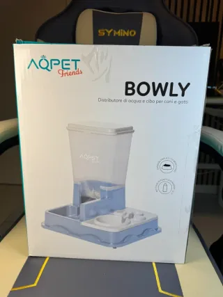 Distributore cibo e acqua per cani e gatti