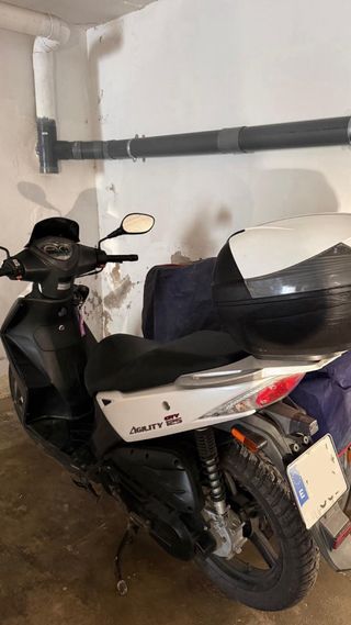 Kymco Agility 125 - 9200km - Baúl