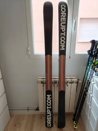 Esquís Coreupt Dirty Bastard