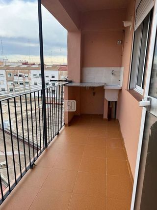 Piso en venta en Benicalap en Valencia