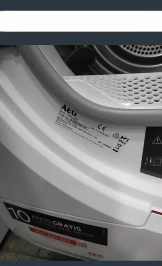 Secadora AEG 8kg Bomba Calor Condensación