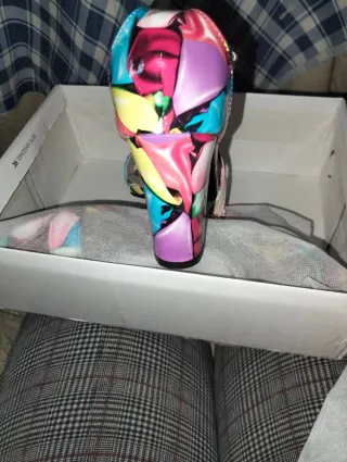 Zapatos de tacón multicolor