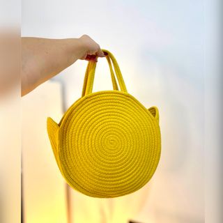 Bolso Capazo Redondo Amarillo Stradivarius