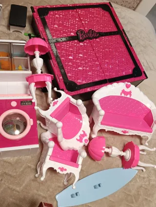 Mobili per la casa delle bambole Barbie
