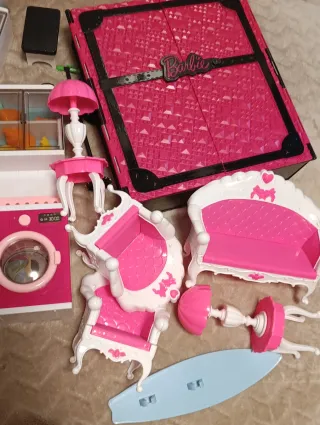 Mobili per la casa delle bambole Barbie