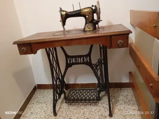 Maquina de coser antigua marca veritas,muy cuidada