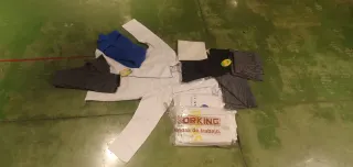 Uniforme de cocinero blanco y azul