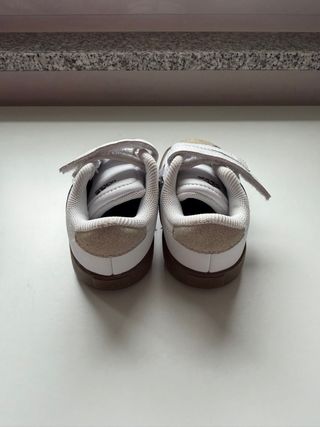 Sneakers Adidas bianche per neonati con velcro taglia 20