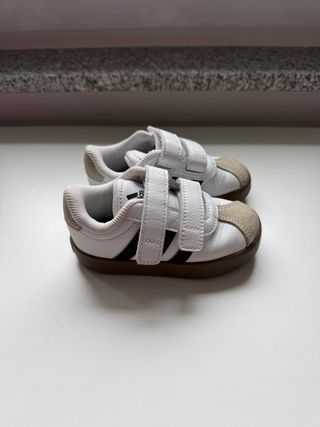 Sneakers Adidas bianche per neonati con velcro taglia 20