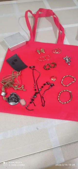 Lote di Gioielli Vari Varietà Seconda Mano