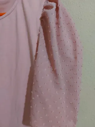 Camiseta Stradivarius rosa manga abullonada