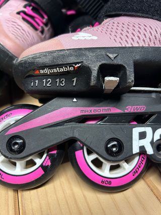 Patins en línea Rollerblade ajustables.