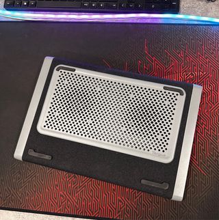 Base Portátil Targus com Ventoinhas