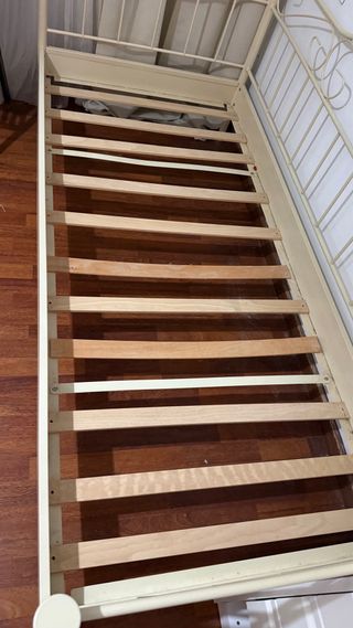 Diván Cama Metálico Blanco Ikea con colchon