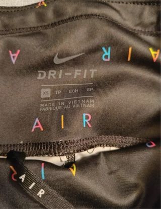 Completo sportivo Nike Air.