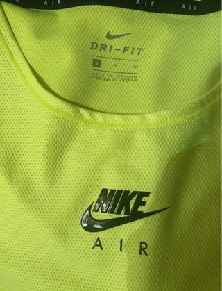Completo sportivo Nike Air.